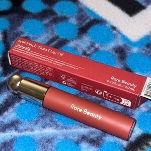 RARE BEAUTY TINTED LIP OIL
